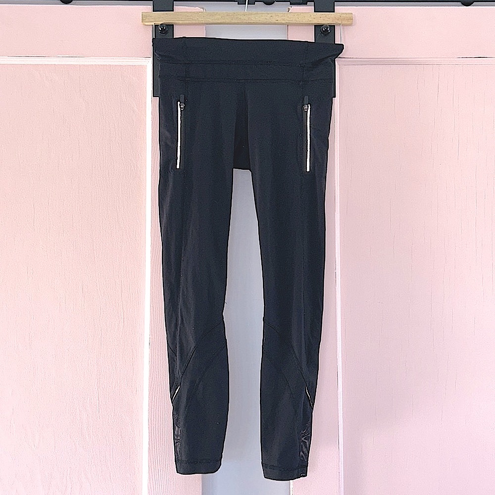 LULU LEMON  black running legging - reflective - 4